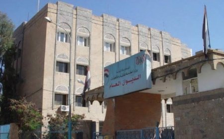 ناشط تربوي يهاجم التقسيم الحو...ثي للموظفين في مناطق سيطرتهم...