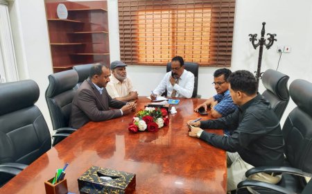 مدير عام قعطبة بكر الشاعري يلتقي مع رئيس مجلس إدارة صندوق صيانة الطرق، وتوجيه سرعة النزول لإعداد الدراسة والتكلفة طريق قعطبة- مريس