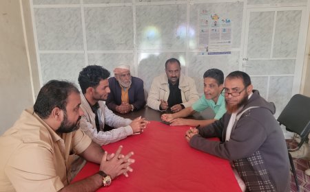 مدير عام مديرية قعطبة بكر الشاعري يلتقي " جمعية التكافل الإنساني" لبحث زيادة المساعدات الغذائية