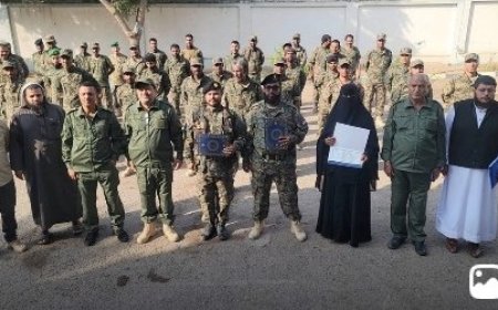 تكريم ( 3 ) جنود من شرطة الشعب بالبريقة نجحوا بضبط متهمين في قضية إختطاف طفلة من الحديدة إلى عدن...