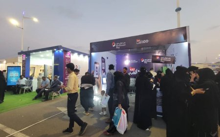 يحدث الآن..إقبال غير مسبوق على ركن بنك بن دول في معرض الدفع الرقمي بعدن