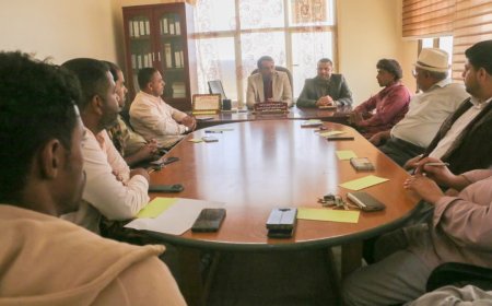 سقطرى : وكيل وزارة الزراعة ووكيل محافظ سقطرى يترأسان لقاءً لتنظيم توريد المنتجات الزراعية والحيوانية وتطبيق قوانين الحجر في المحافظة