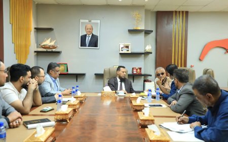 محافظ عدن يؤكد أهمية تنشيط الحركة الرياضية ويدعو إلى تحييدها عن التجاذبات