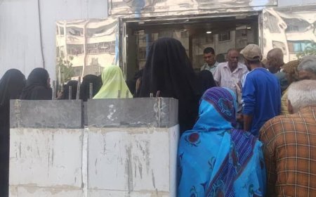 المصور الحربي صالح العبيدي:يناشد وزير الدولة محافظ العاصمة عدن لوقف إهانة  متقاعدي عدن من قبل شركة رياض الحروي للصرافة والتحويلات 