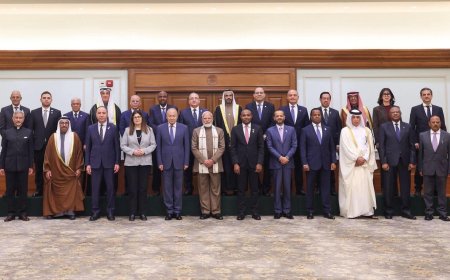 رئيس وزراء الهند يستقبل رؤساء الوفود العربية بحضور نائب وزير الخارجيةاليمني مصطفى أحمد نعمان