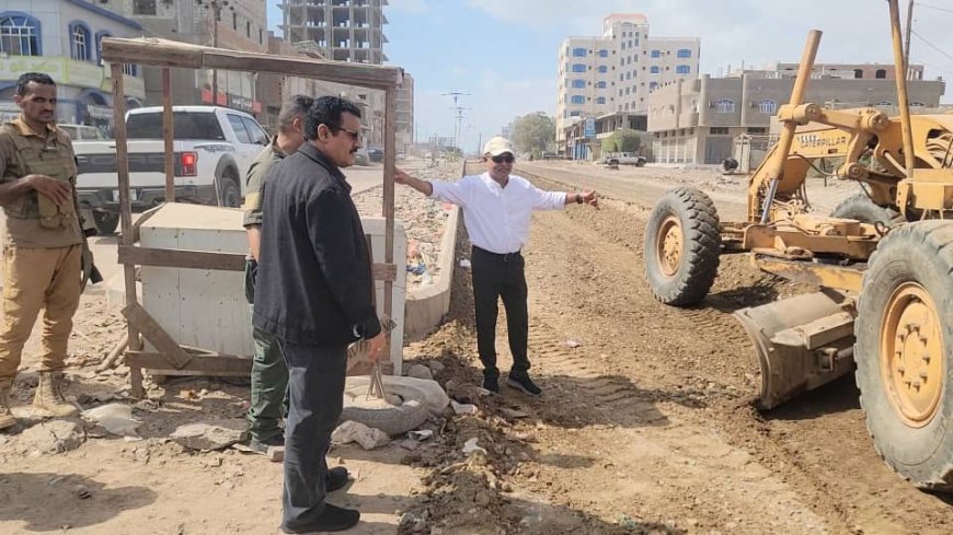 بعد إستئناف العمل فيه مؤخراُ..مدير عام المنصورة يتفقد مشروع "إعادة تأهيل شارع التقنية - تقاطع بئر أحمد.....