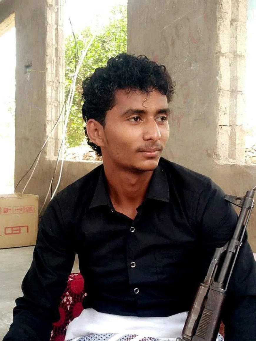 العميد المعصلي قائد محور الحديدة يعزي مشايخ ووجهاء وأبناء قبيلة الزرانيق وتهامة باستشهاد البطل موسى الزرنوقي...