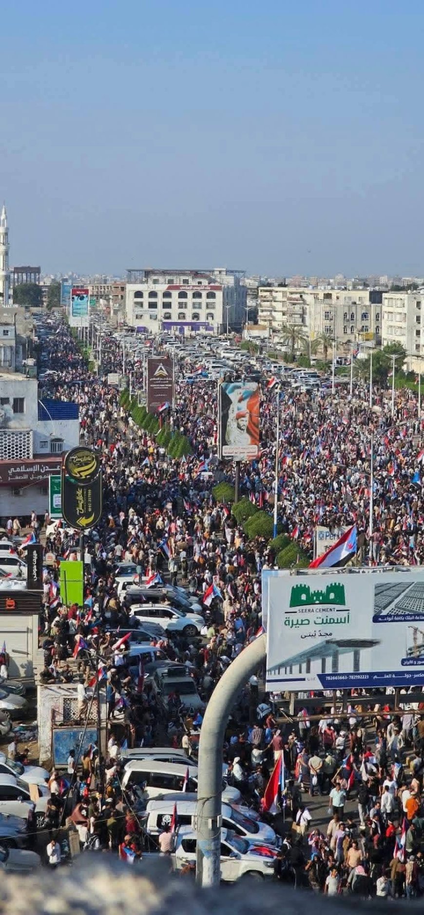 الصحفي عادل حمران: حشود غير مسبوقة تملأ خور مكسر وتعكس قوة إرادة الشارع الجنوبي