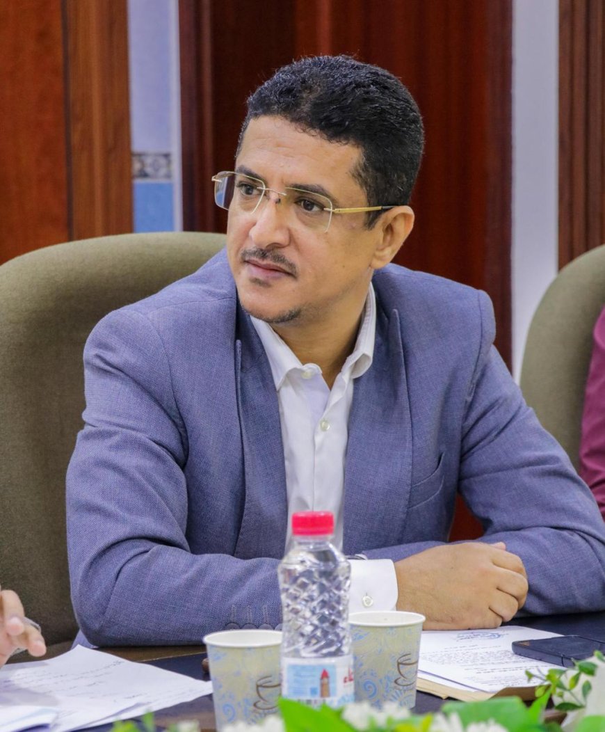 نائب مدير عام مطار عدن الدولي يعزي في وفاة العقيد عبداللطيف معجم