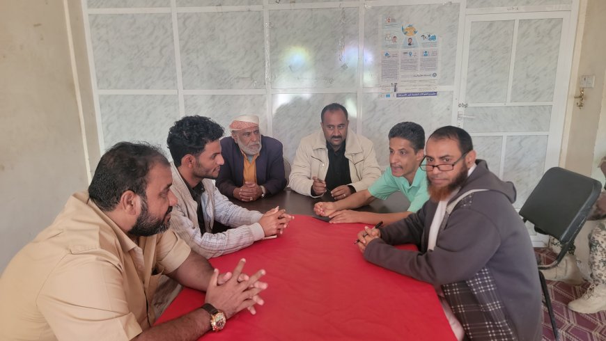 مدير عام مديرية قعطبة بكر الشاعري يلتقي " جمعية التكافل الإنساني" لبحث زيادة المساعدات الغذائية