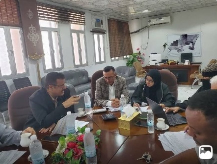 مدير عام المنصورة يناقش البرنامج الإستثماري لمشاريع السلطة المحلية للعام 2026م...