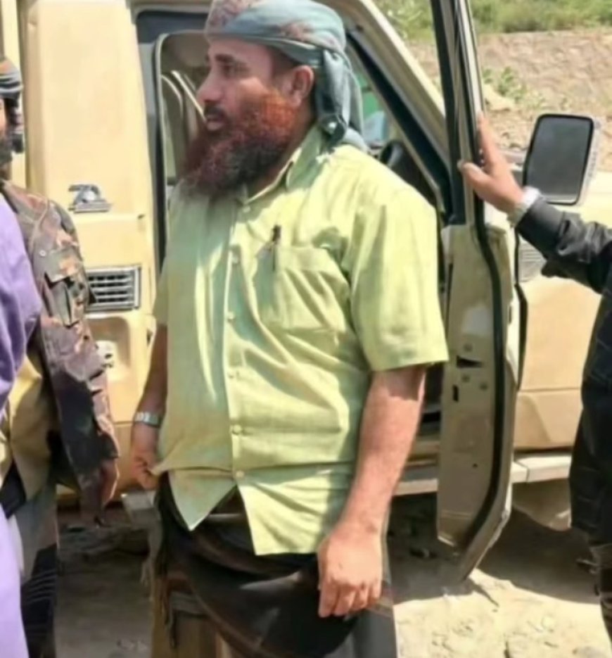 العميد القبييصي  يعزي العميد حمدي شكري في شهداء حادثة استهداف موكبه...