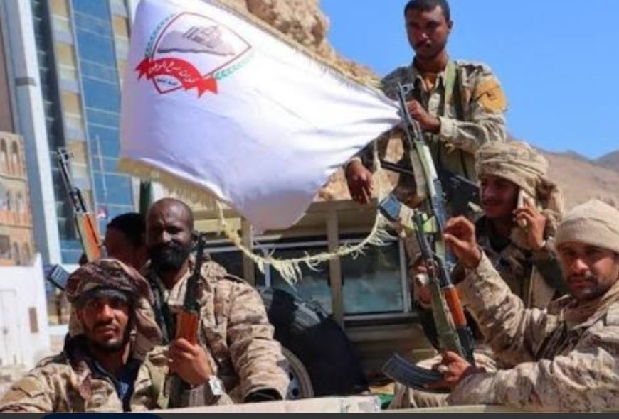 تسلّم «درع الوطن» نقاط عدن ضمن إعادة هيكلة الأمن....