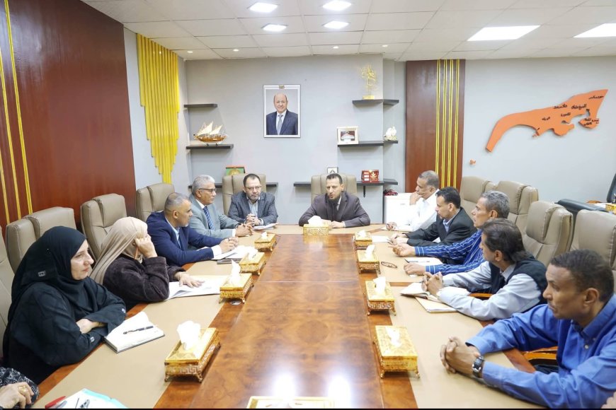 وسط إشادات كبيرة لهذه الخطوة..محافظ عدن يقر زيادة حافز المعلمين بمبلغ 10 آلاف ريال