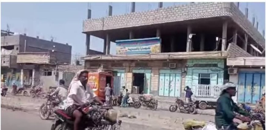 بتوجيه العمسد نجيب ورق شرطة الحديدة تنفذ حملة تنظيم حركة الأسواق في حيس وتخفف الازدحام ...