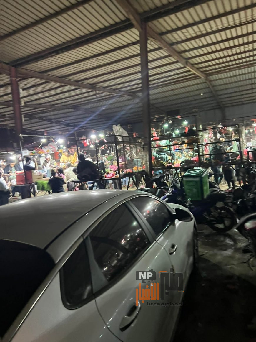 صحفيون ونشطاء يناشدون محافظ عدن وضع حد للمظاهر المسلحة: "الأسواق عادت للنص ميري"