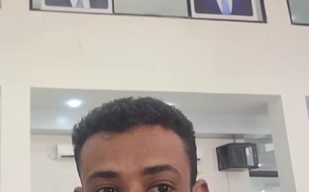 عاجل: طارق صالح يوجّه بإزالة صوره من مطار المخا والاكتفاء بصورة الرئيس العليمي