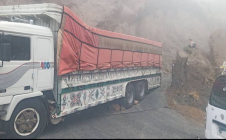 عاجل:إغلاق نهائي لطريق كربة الصحي الرابط بين تعز وعدن(صورة)