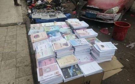 هل من استجابة لهم..أولياء أمور في عدن يناشدون وزير الدولة توفير كتب الرياضيات والكيمياء للطلاب