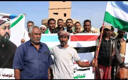 أبناء تهامة ينتفضون في وقفة جماهيرية حاشدة بمديرية الخوخة.....