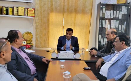بتوجيه من الوزير السقطري   المستشار الفني لوزارة الزراعة والأسماك يعقد اجتماع مع السلطة المحلية بمحافظة سقطرى 