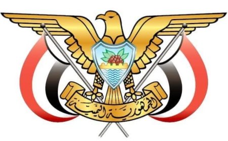 بلغ عددهم 35 وزيراً..صحفي يمني يسخر من تشكيلة الحكومة الجديدة ويصفها بـ«حكومة إكس إكس لارج» أكبر وأضخم الحكومات اليمنية منذ قيام الثورة 