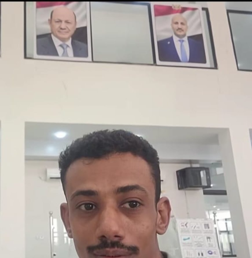 عاجل: طارق صالح يوجّه بإزالة صوره من مطار المخا والاكتفاء بصورة الرئيس العليمي