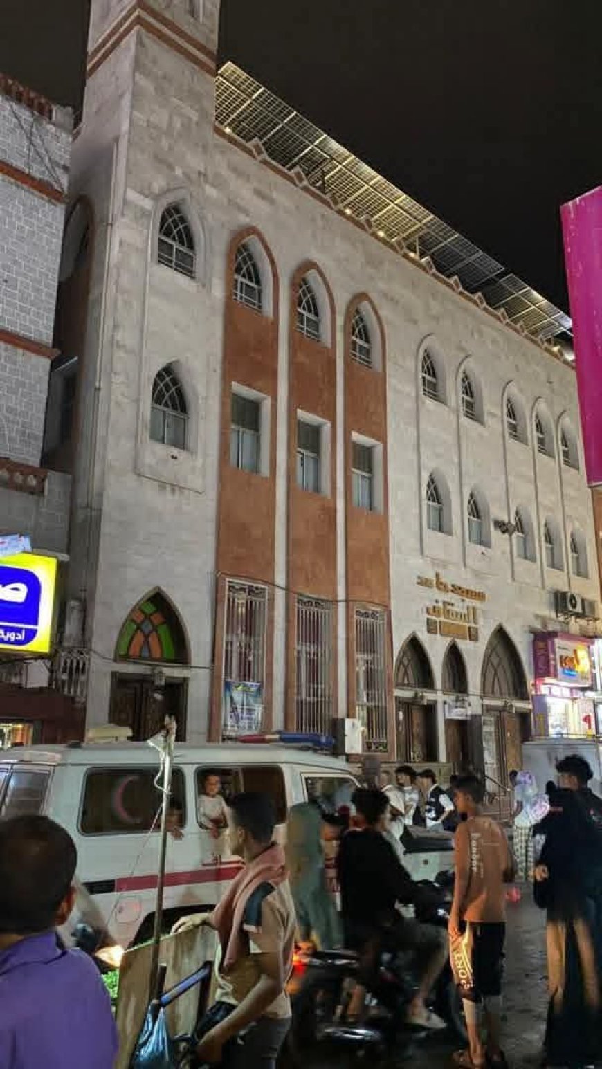 عاجل: وفاة عامل إثر سقوطه من أعلى مسجد أثناء تركيب ألواح شمسية في عدن