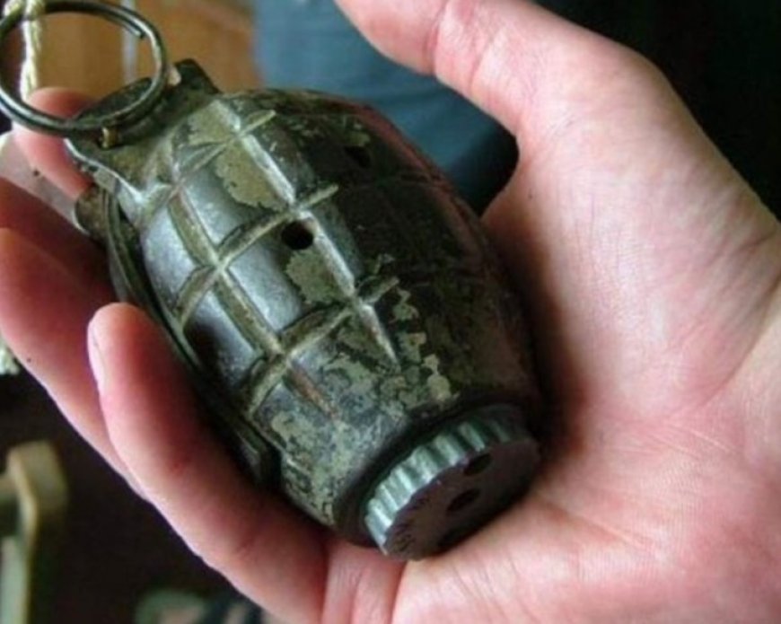 إصابة مواطن بتفجير قنبلة بمنزله في جبل صبر بتعز...