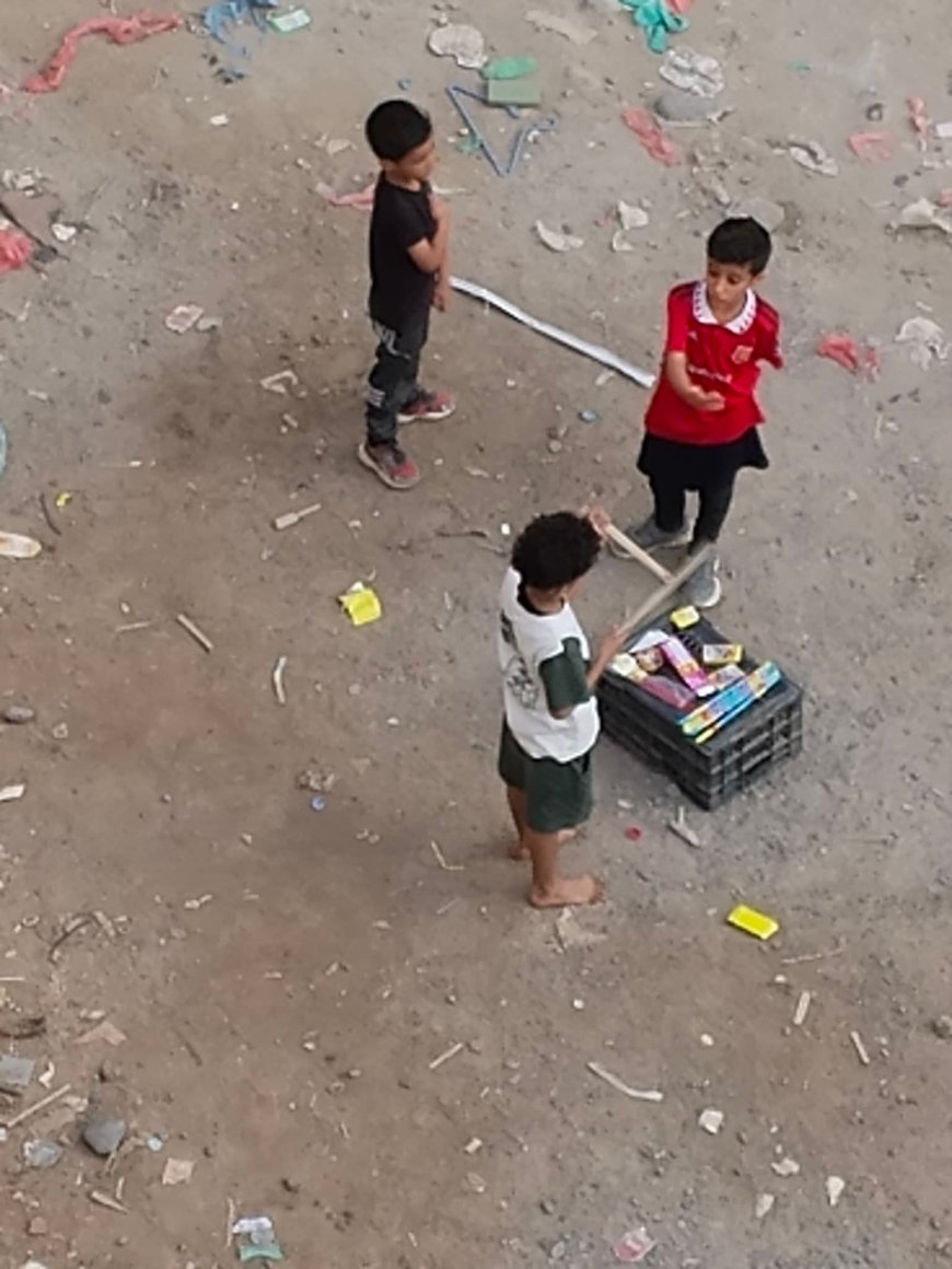 عدن..إستياء واسع من قبل سكان إنماء والمرسى بسبب انتشار ظاهرة إطلاق الألعاب النارية