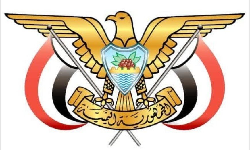 بلغ عددهم 35 وزيراً..صحفي يمني يسخر من تشكيلة الحكومة الجديدة ويصفها بـ«حكومة إكس إكس لارج» أكبر وأضخم الحكومات اليمنية منذ قيام الثورة 