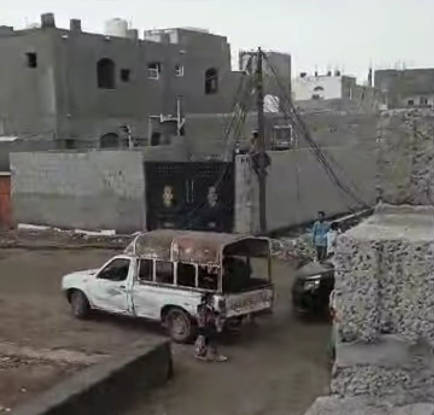 يحدث الان:وسط ترحيب شعبي واسع..حملة قطع اسلاك الكهرباء العشوائي في البريقة عدن 