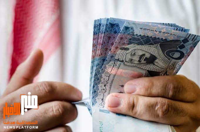 لأول مرة منذ شهر.. الريال السعودي يرتفع ويصل إلى هذا المستوى في عدن