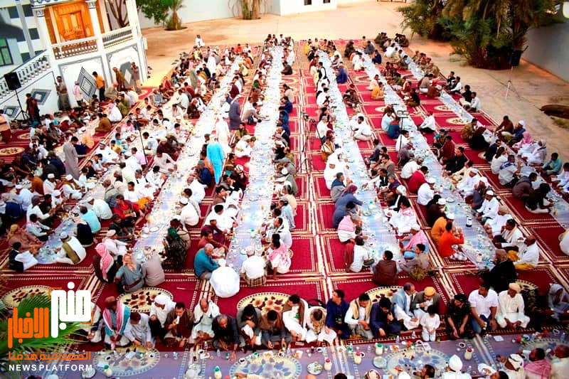 الشيخ / يحيى باجري يقيم بقصره العامر بمدينة بور التاريخية مأدبة افطار وعشاء وأمسية رمضانية السنوية